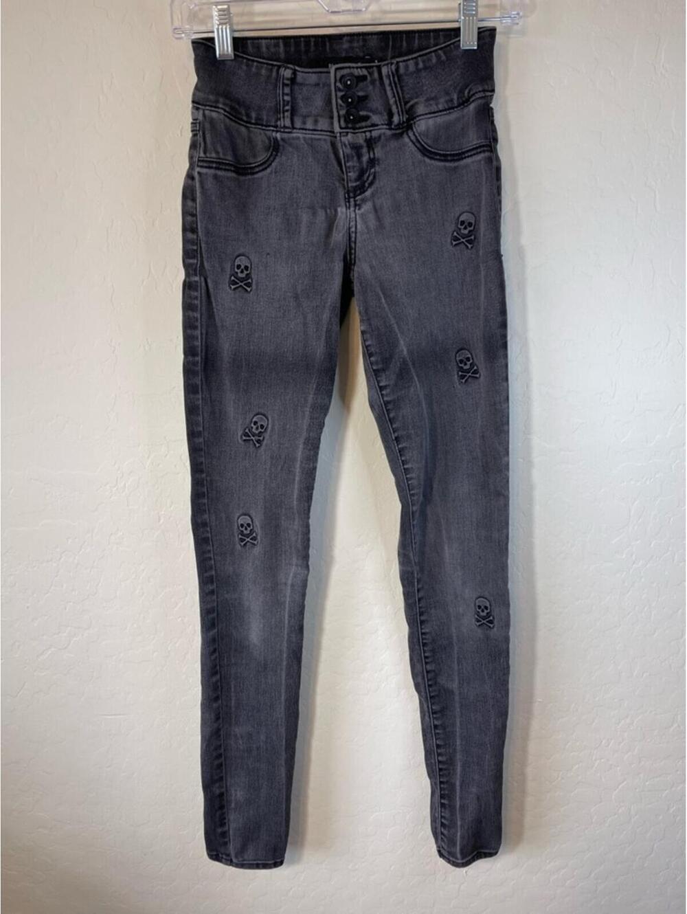 Blackheart Gray-Black Skinny Jeans with Embroidered Skulls